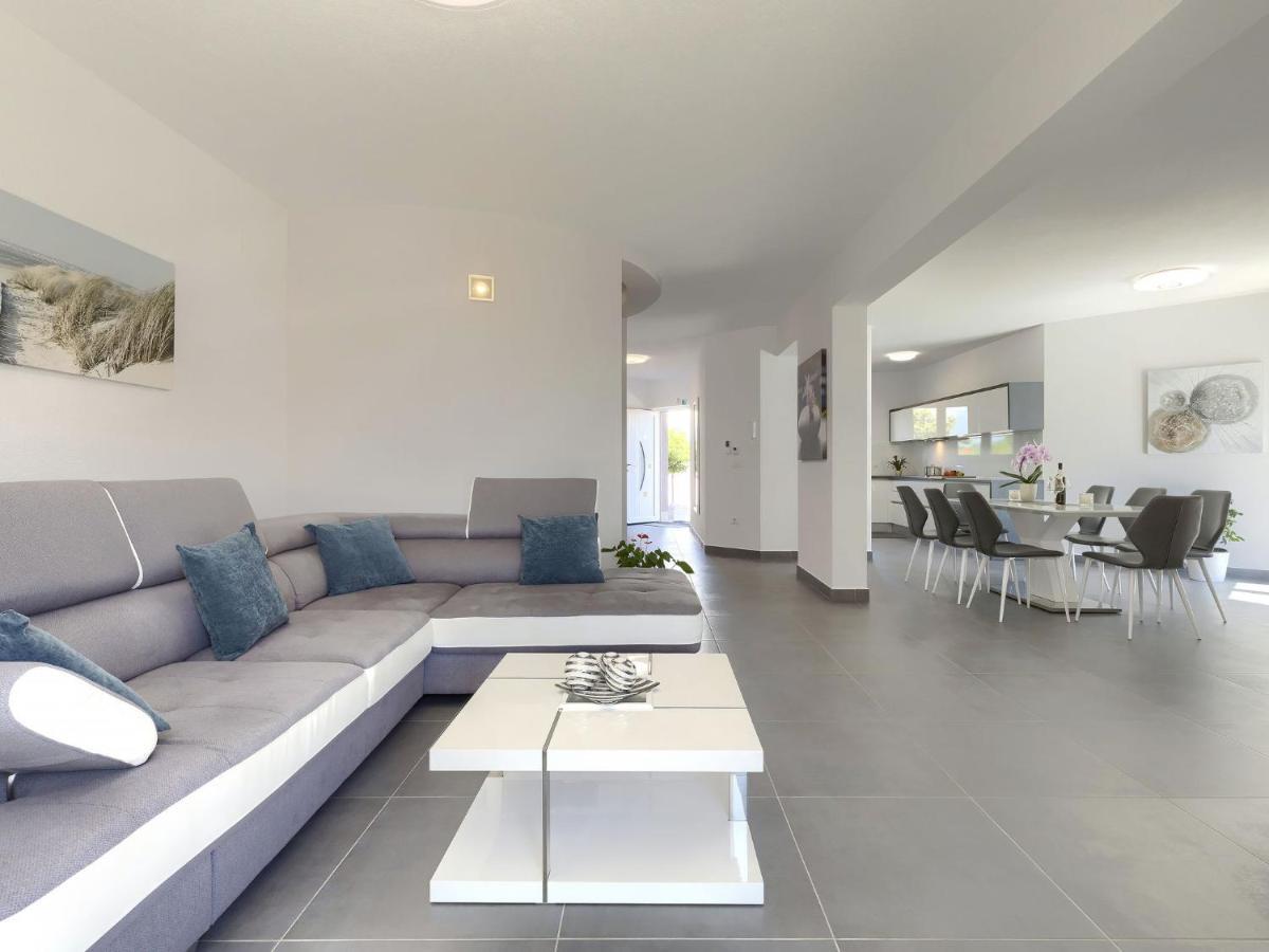 Holiday Home Villa Gocci By Interhome Kmeti Exterior foto